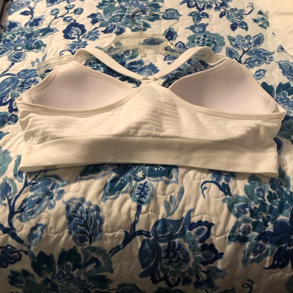 First Pics Copy Marika Jacquard Johanna Molded Cups Seamless Sport Bra EUC - Picture 2 of 7